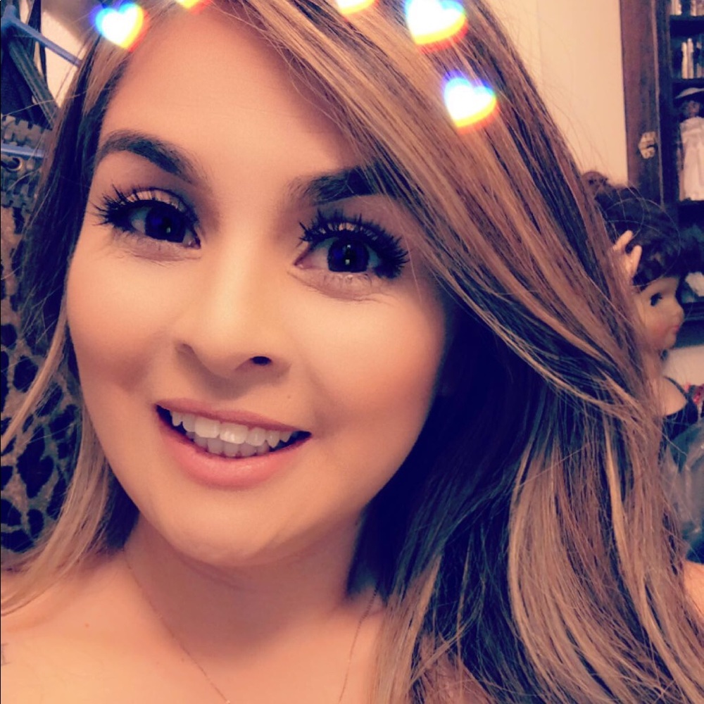 Meet your Posher, Sarina